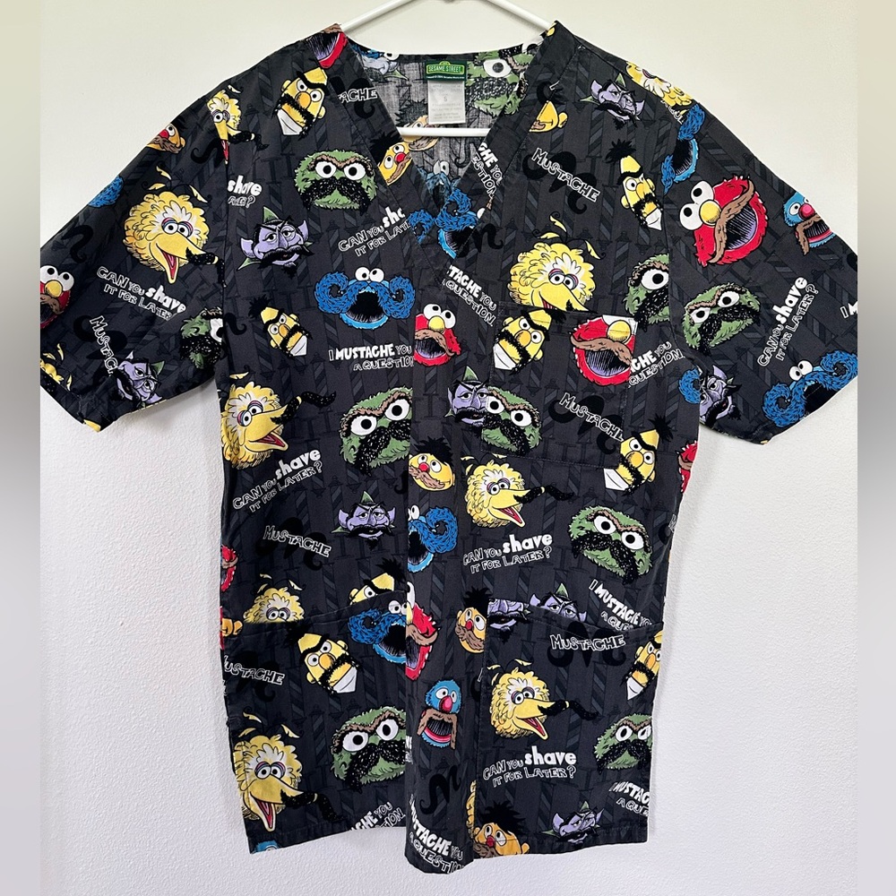 Sesame Street scrub top- unisex small